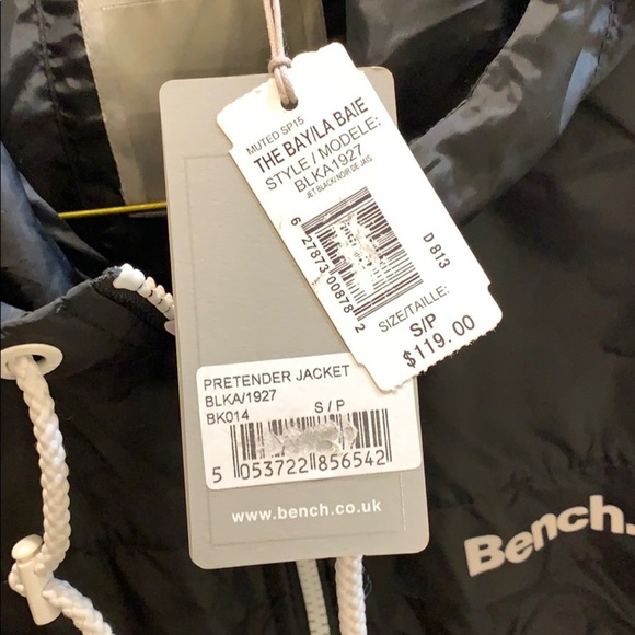 Bench Pretender windbreaker - size small - Picture 9 of 9
